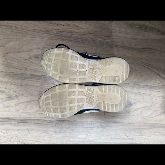 Nike Tanjun Black and White Running Shoes
